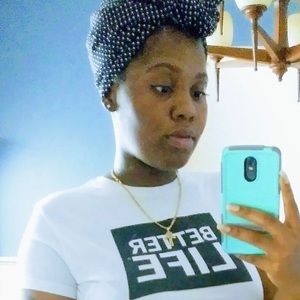 Meet your Posher, Desiree